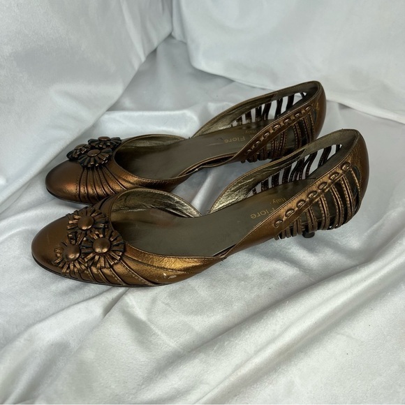 ISABELLA FIORE Italian Leather Bronze Metallic Kitten Heels Womens Sz 7 - Picture 3 of 10